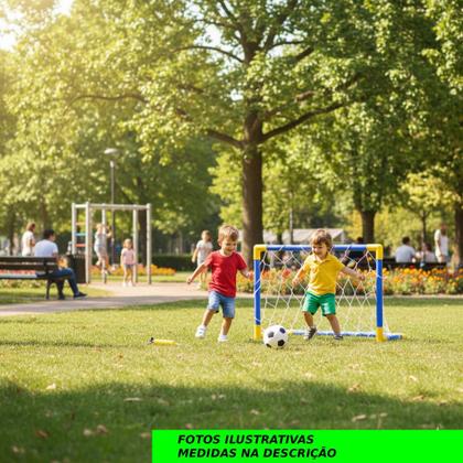 Imagem de Kit Golzinho Infantil: Trave Encaixável com Bola e Bomba