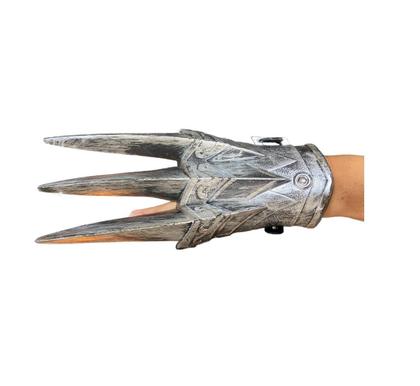 Imagem de Kit Guerreiro Infantil Luva E Machado Prata Plástico