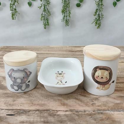 Imagem de Kit higiene bebê 3 peças Safari - Potes e Molhadeira - Peças porcelana e tampas pinus