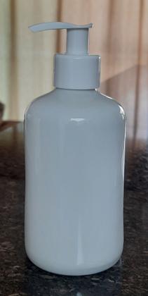 Imagem de Kit higiene bebê 4 peças - Porcelana branca e bege - Tampa Pinus - com molhadeira