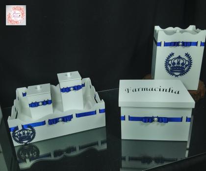 Imagem de Kit Higiene bebê 8 peças Passa Fita - BRANCO COM COROA AZUL MARINHO