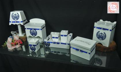 Imagem de Kit Higiene bebê 8 peças Passa Fita - BRANCO COM COROA AZUL MARINHO