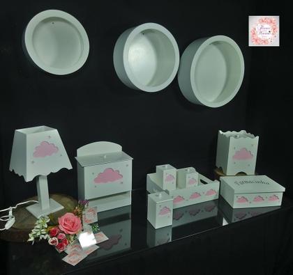 Imagem de Kit Higiene bebê mdf 8 pçs + 3 Nichos Brancos NUVEM MENINA (Pronta Entrega)