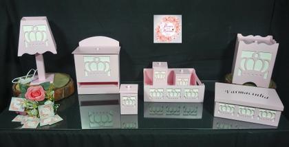 Imagem de kit higiene bebe mdf decorado 8pçs - COROA ROSA BB