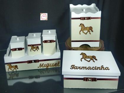Imagem de Kit Higiene bebê Mdf menino 8 pçs - BRANCO COM PALHA DE CAVALO