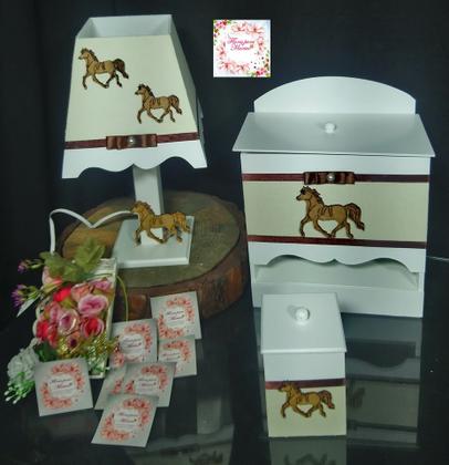 Imagem de Kit Higiene bebê Mdf menino 8 pçs - BRANCO COM PALHA DE CAVALO