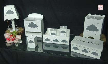 Imagem de Kit Higiene Bebe Mdf Nuvem Cinza + 3 Nichos Nuvem Brancos