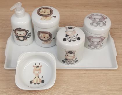 Imagem de Kit higiene bebê Safari 6 peças - bandeja, potes, porta álcool e molhadeira - Tudo Porcelana