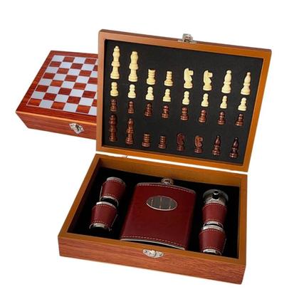 Imagem de Kit Jogo de Xadrez Portátil com Cantil Inox 200ml Copos de Shot