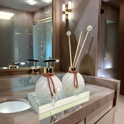 Imagem de Kit Lavabo Espiral Branco Decoração Dourado Com Bandeja Completo De Vidro Premium Presente