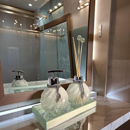 Imagem de Kit Lavabo Espiral Branco Decoração Prata Com Bandeja Completo De Vidro Premium Presente