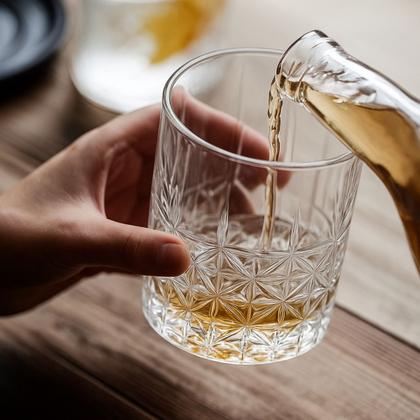 Imagem de Kit Licoreira Garrafa De Vidro Para Whisky + 6 Copos De Whisky Mini Bar Em Casa Decoração Uisque