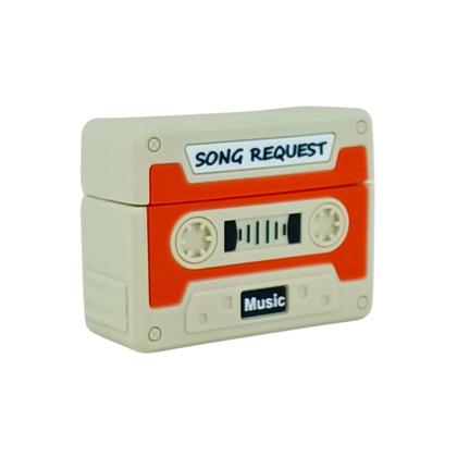 Imagem de Kit Limpador para Fones e Capa Protetora Nerdcase Compatível com AirPods Pro 1 e 2, Fita Cassete Retrô