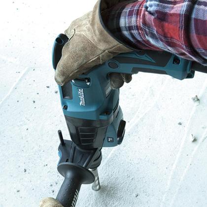 Imagem de Kit Martelete Rompedor Perfurador Makita 830W, 3.0J com Maleta, Ponteiro, Talhadeira, Brocas Vídea e Acessórios  Profissional  HR2630J