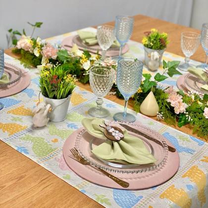 Imagem de Kit Mesa Posta Sousplat Completo Com Trilho de mesa Para Páscoa Colorido Coelhinho