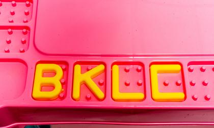 Imagem de Kit Mesa Tritec Com 2 Cadeira Rosa + Boneca Rose Ring Sons