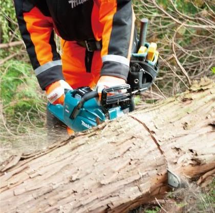 Imagem de KIT MOTOSSERRA MAKITA UC01GZ Á BATERIA 40V 5.0Ah XGT COM CARREGADOR RÁPIDO BIVOLT