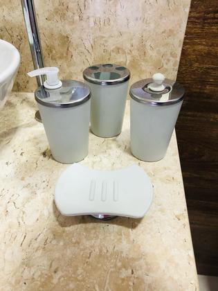 Imagem de Kit Para Banheiro Inox Com Saboneteira Para Bancada 4 Peças