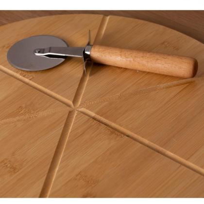 Imagem de Kit para Pizza 1 tábua redonda em madeira e 1 cortador de pizza Amenzing Slice