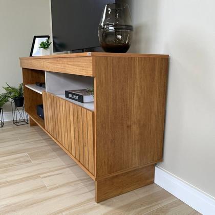 Imagem de Kit para Sala de Estar Rack Ripado e Aparador e Mesa de Centro City