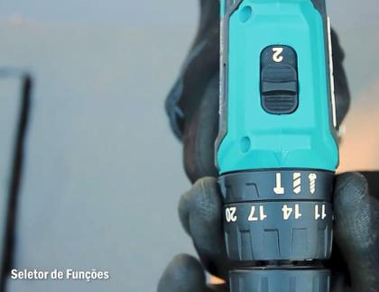 Imagem de Kit Parafusadeira Furadeira impacto e Chave de Impacto Makita 12v, com 2 Baterias, Maleta e Acessórios essenciais Profissional  CLX228SAX