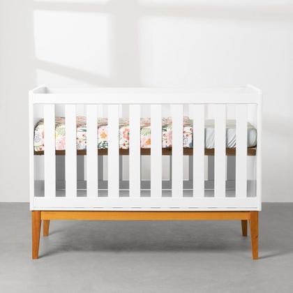 Imagem de Kit Quarto Infantil Theo - Berço + Cômoda + Poltrona Capri com Puff - Branco e Cinza