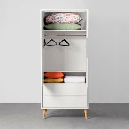 Imagem de Kit Quarto Infantil Theo com Pés Retrô Natural - Berço + Cômoda 3 Gavetas + Guarda-Roupa 2 Portas + Poltrona e Puff Lola - Branco Fosco