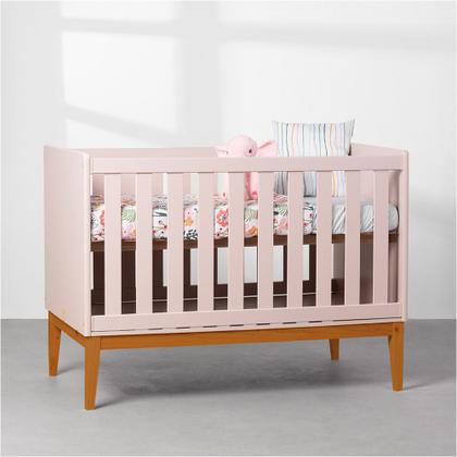 Imagem de Kit Quarto Infantil Theo com Pés Square Mel - Berço + Cômoda 3 Gavetas e 1 Porta + Guarda-Roupa 3 Portas - Rosa