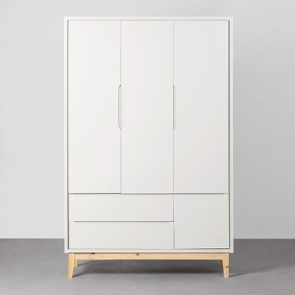 Imagem de Kit Quarto Theo com Pés Square Natural - Berço + Cômoda 3 Gavetas e 1 Porta + Guarda-Roupa 3 Portas + Poltrona de Amamentação Capri com Puff - Branco