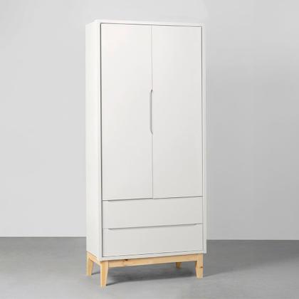 Imagem de Kit Quarto Theo com Pés Square Natural - Berço+ Cômoda 3 Gavetas + Guarda-Roupa 2 Portas + Poltrona de Amamentação Lola com Puff - Branco e Cru