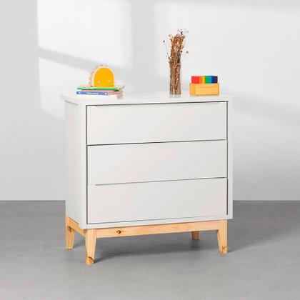 Imagem de Kit Quarto Theo com Pés Square Natural - Berço Mini Cama + Cômoda 3 Gavetas + Poltrona de Amamentação Lola com Puff - Branco