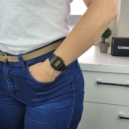 Imagem de Kit Relógio Casio Digital Vintage Feminino Masculino Quadrado Alarme Cronófrafo Resistente Agua Esportivo Casual Preto F-91WG-9QDF + Fone