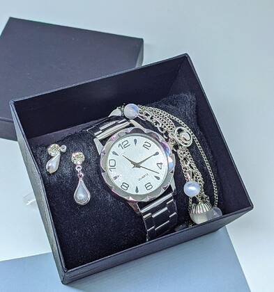 Imagem de Kit Relógio Feminino Aço Inox Quartz Analógico redondo Luxo Dourado Rose Gold +Pulseira e Brincos + Caixa Presente