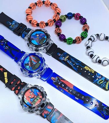 Imagem de kit Relógio Infantil Digital Pisca Luz Led Toca Musica Personagens Super Heróis + Pulseira Miçanga Bola Esporte Moda