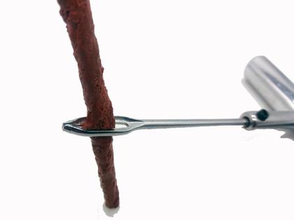 Imagem de Kit Reparo Pneu Remendo Sem Câmara Carros Motos Macarrão