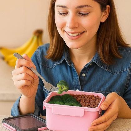 Imagem de Kit Saladeira Marmita Dois Niveis Com Talheres Bento Capacidade 1,1 Litro Rosa Facil Montagem Servir