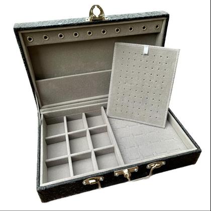 Imagem de Kit Semi Joias com Maleta + 150 Peças Folheadas Ouro 18k e Prata  Pronto para Revenda!