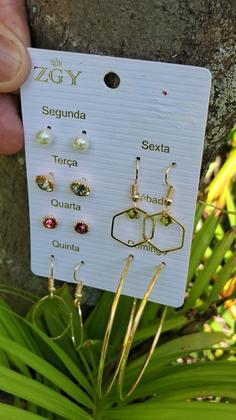 Imagem de Kit Semi Joias com Maleta + 150 Peças Folheadas Ouro 18k e Prata  Pronto para Revenda!