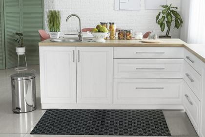 Kit Tapetes e Passadeira De Cozinha 3 Peças Antiderrapante Londres Geométrico Preto e Branco - Ibitinga Decora Imagem de Kit Tapetes e Passadeira De Cozinha 3 Peças Antiderrapante Londres Geométrico Preto e Branco