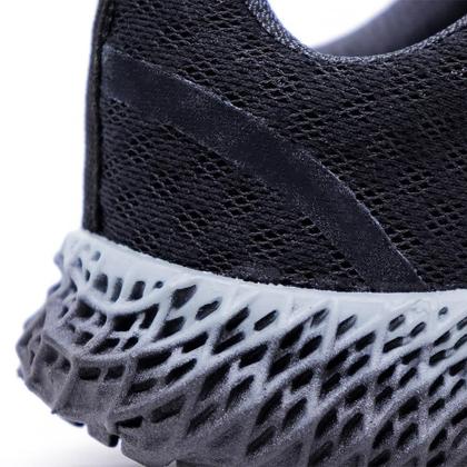 Imagem de Kit Tênis Para Caminhada Com Amortecedor Feminino e Coqueteleira