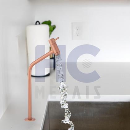 Imagem de Kit Torneira Bancada Link Alta 45º + Válvula 7/8 Lavatório Click