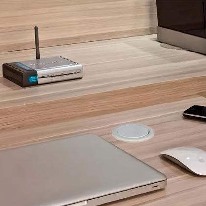 Imagem de Kit Torre Tomada Multiplug 2 Tomadas 2 USB e Torre Tomada 3 Tomadas Bivolt