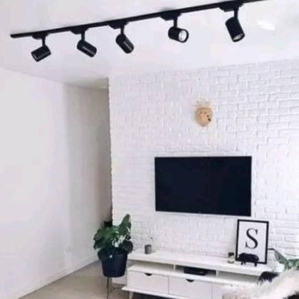 Imagem de Kit trilho eletrificado sobrepor 2m + 6 spots led 7w direcionável Preto quente 3000k