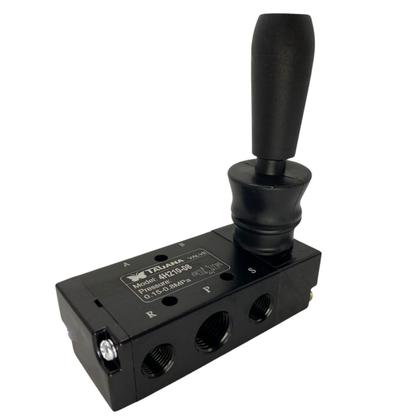 Imagem de kit Válvula Joystick Pneumatica 5/2 Vias Alavanca Trava 1/4 - C/ 02 Silenciador C/ 3 Reta macho 1/4x06mm