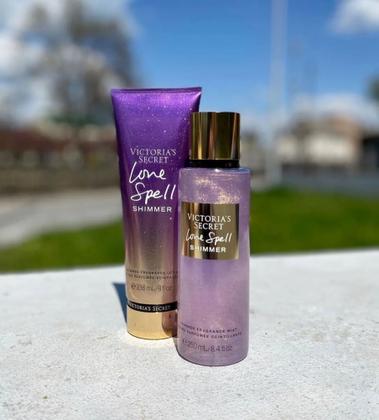 Kit Victoria's Secret Love Spell shimmer hidratante + Body Splash