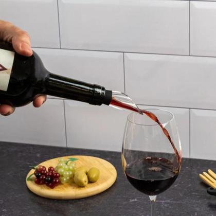 Imagem de Kit vinho c/ bico dosador e saca rolhas