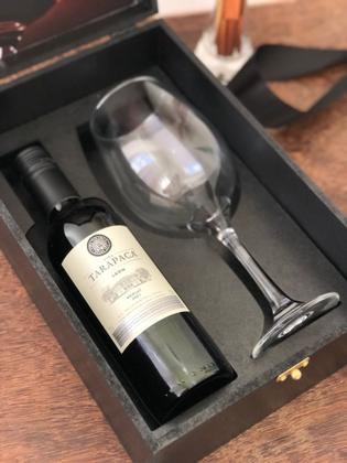 Imagem de Kit Vinho Tinto 375ml + Taça Vidro 480ml + Caixa Presente