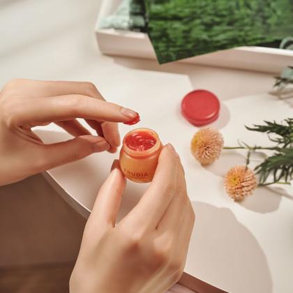 Imagem de Lábios Volumizados e com Cor Natural Realçada por Tecnologia