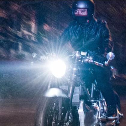 Imagem de Lâmpada LED Philips H4 6000k SUZUKI Burgman 650 2006-13