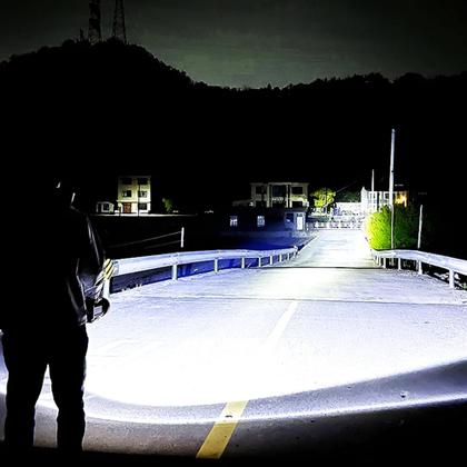 Imagem de Lanterna LED Super Brilhante Multifuncional Rotativa Alta Capacidade Solar Recarregável LK3124